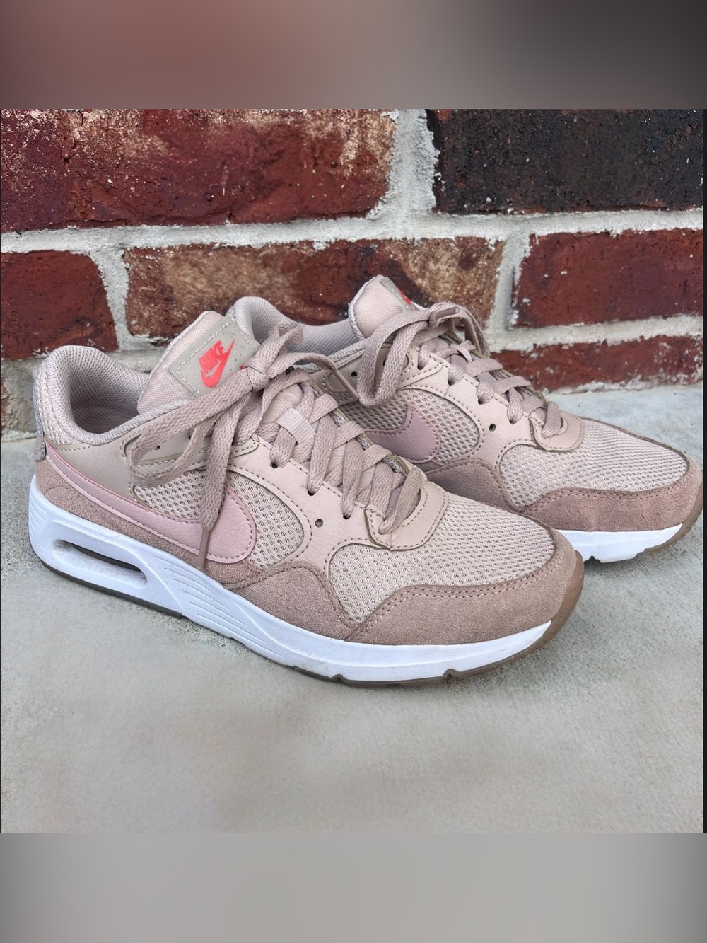 Nike Air Max women’s size 9